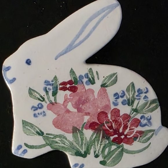 Vintage Hand Painted Rabbit Pin / Brooch - Picture 4 of 8